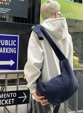 NIN港风ins腋下潮牌饺子大容量托特包轻便休闲百搭潮运动街拍男女