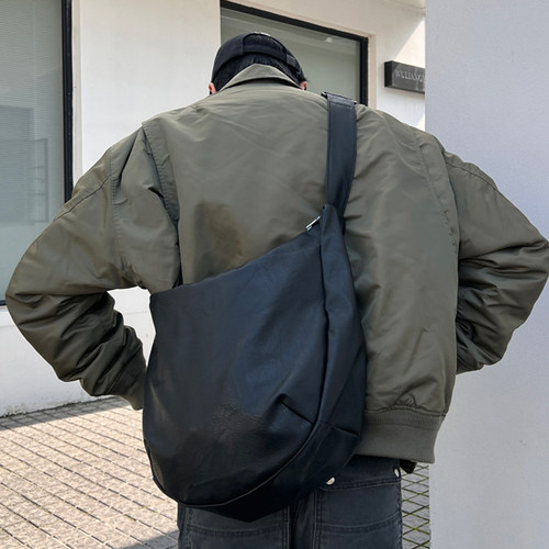 NIN小众复古单肩斜挎腋下月牙pu托特挎包通勤百搭大容量简约软皮