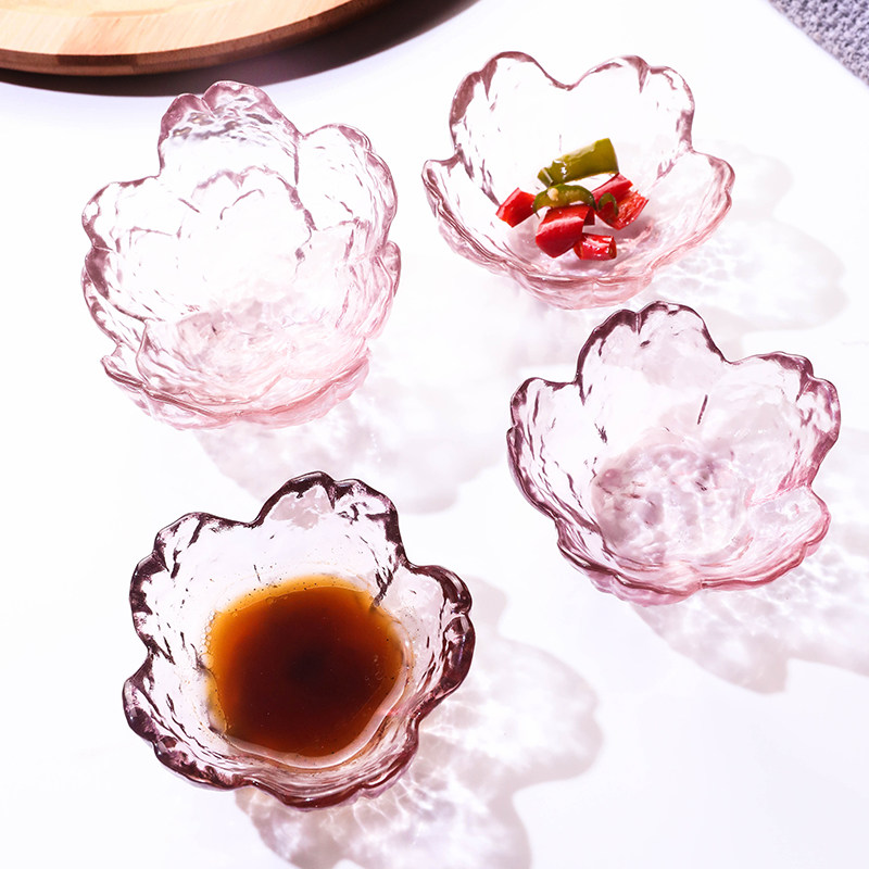 粉色玻璃花瓣寿司精油碗酱料碟图片