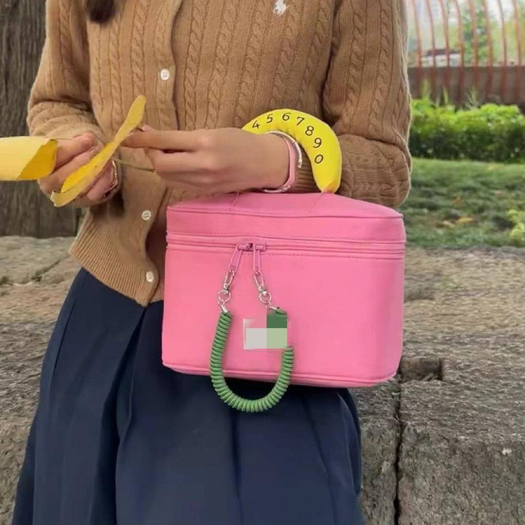 可爱撞色tagi化妆包大容量女便携网红2024新款小红书化妆品收纳包图片