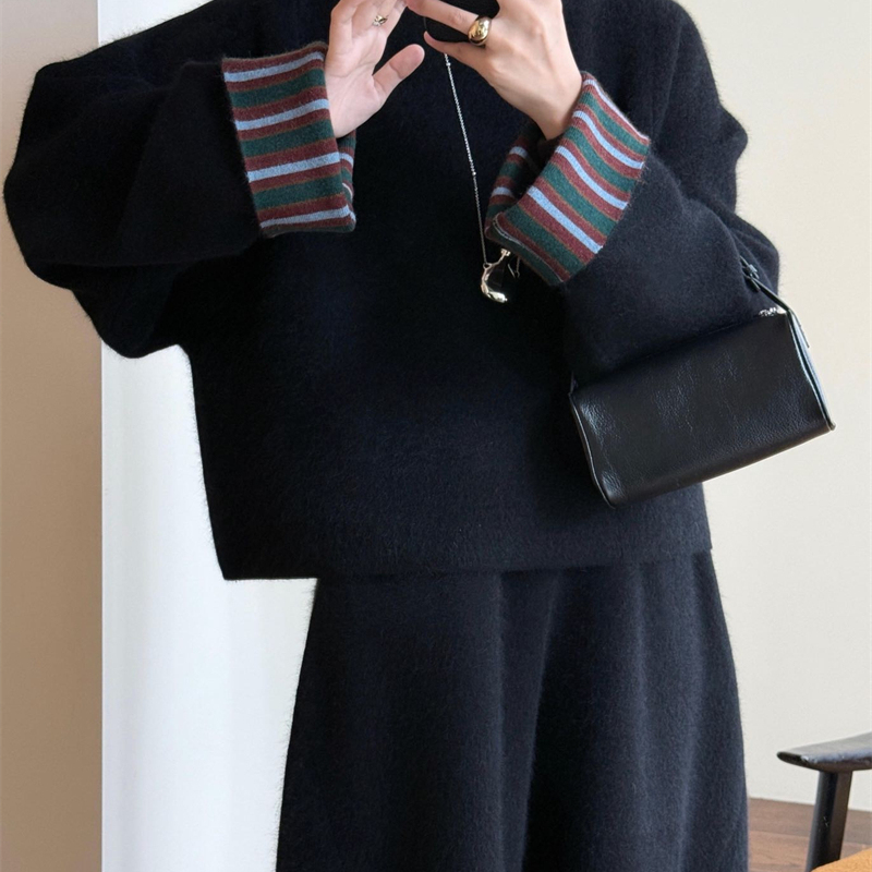 浣熊绒廓形落肩毛衣+针织九分裤