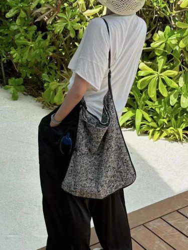 草编灰托特休闲设计单肩包