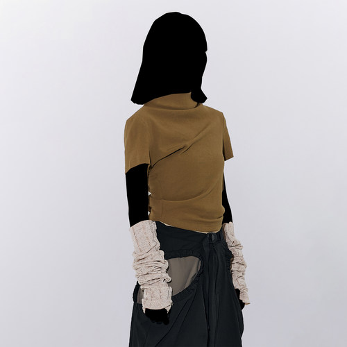 咆哮野兽荡领倾斜短袖T恤