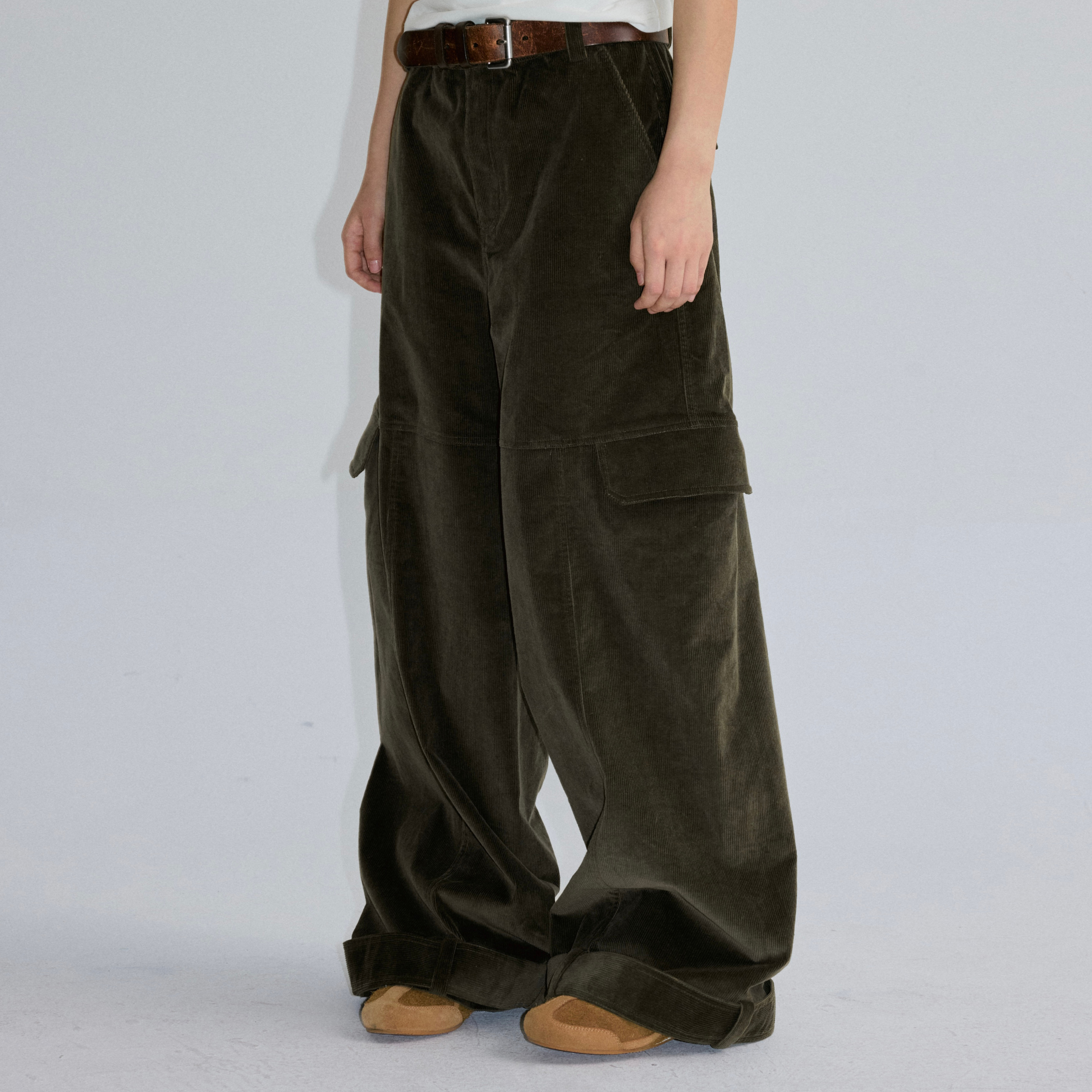 roaringwild a arch 咆哮野兽 军绿色可拆卸装饰带灯芯绒长裤