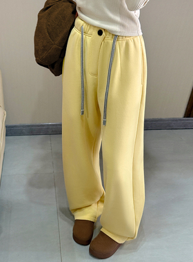 羊羔绒阔腿裤女2025冬季新款加绒加厚保暖直筒卫裤鹅黄色弯刀裤子