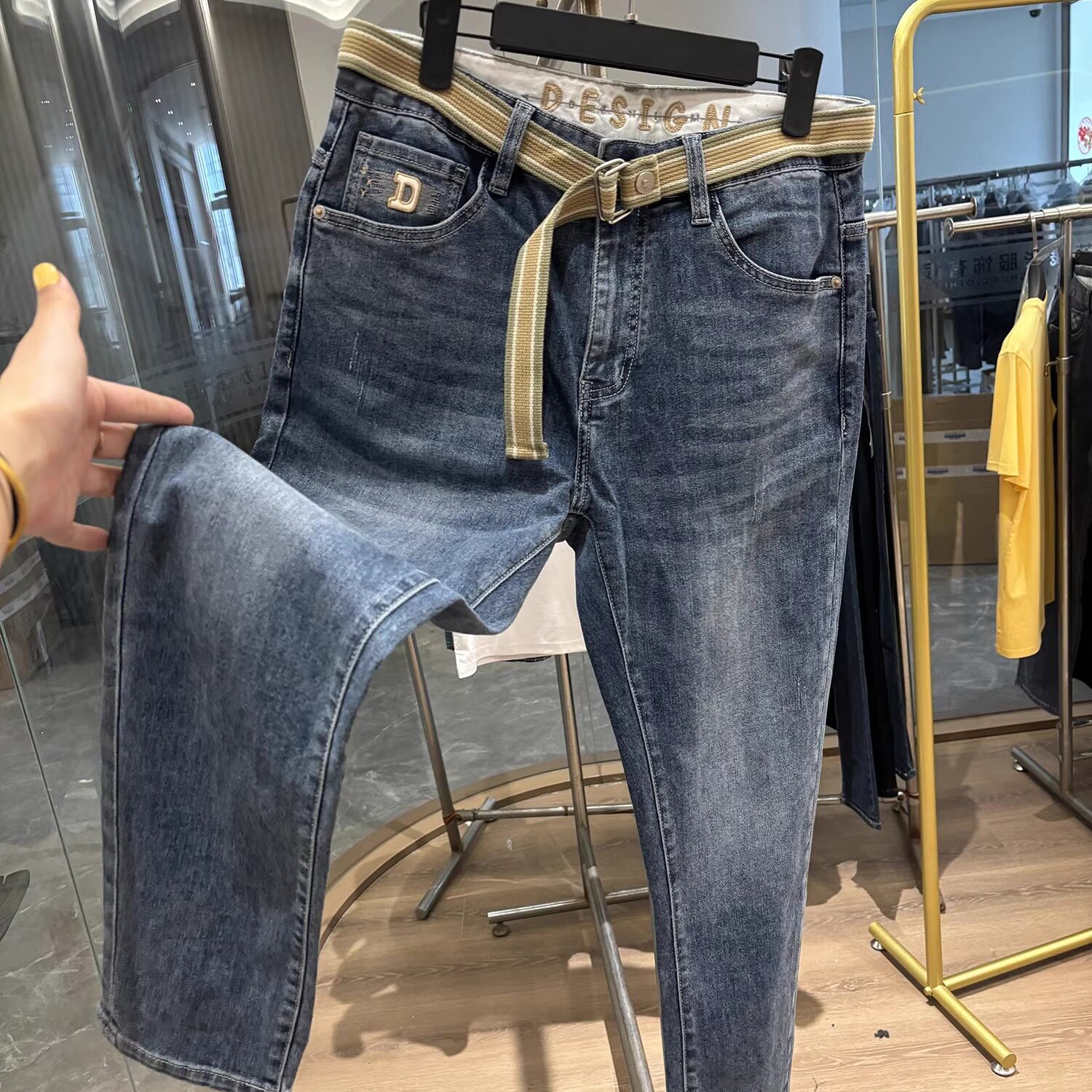 【H家】自带腰带！时尚百搭！春夏薄款透气宽松窄脚水洗牛仔裤男