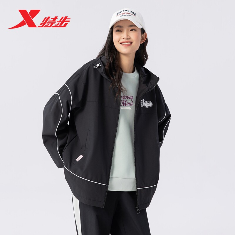 特步保暖厚外套女款2026春新款户外运动休闲夹克风衣975128160237