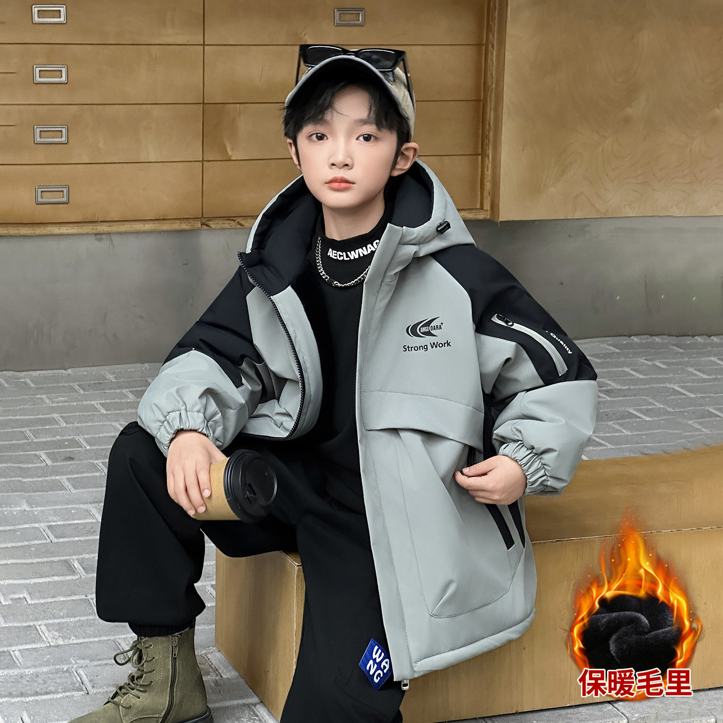 男童冬装冲锋衣外套2025新款痞帅儿童男大童冬季加绒加厚派克服潮