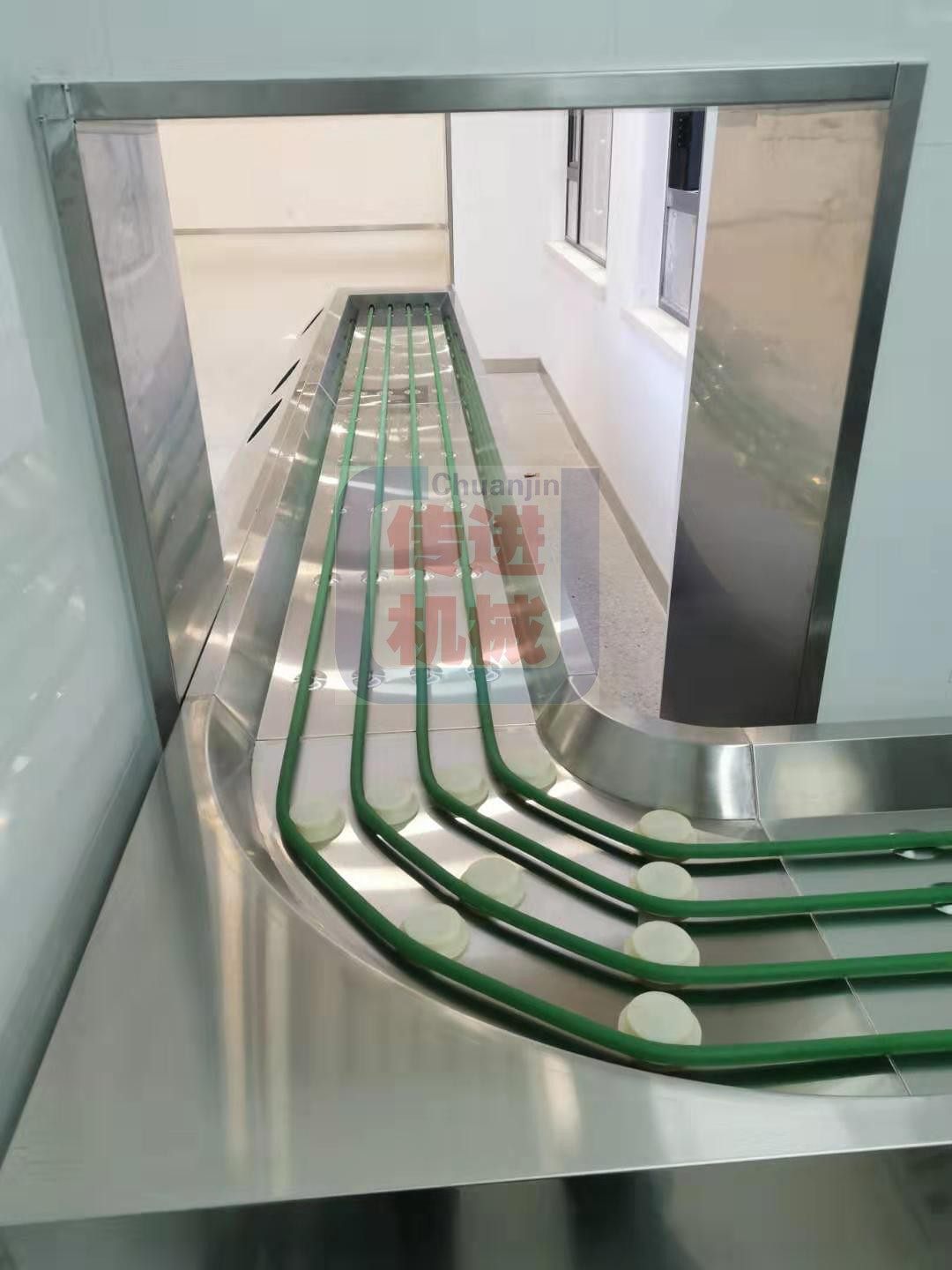 源头厂家 非标定制 蓝色餐盘输送机  餐具回收流水线  银色传送带