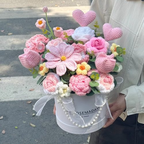 手工diy编织毛线抱抱桶玫瑰花束