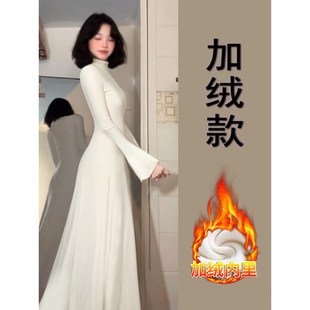 白色半高领针织连衣裙加绒加厚女秋冬季大衣内搭打底长裙子冬装