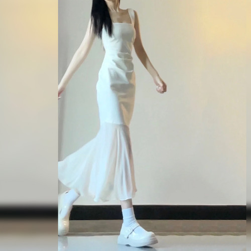 法式海边度假白色吊带连