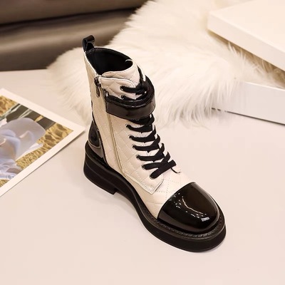 小香风黑白拼接马丁靴女