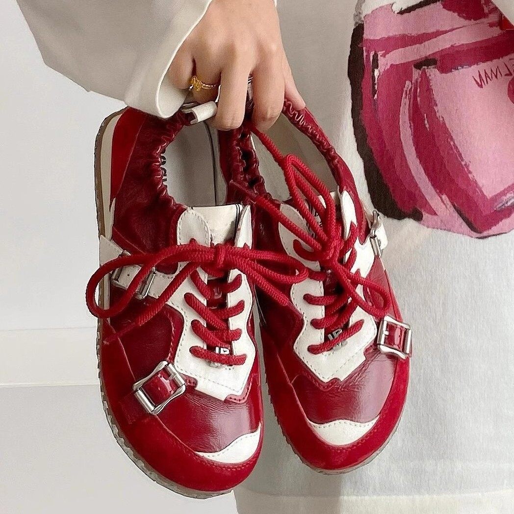 2026早春款真皮复古红色德训鞋女百搭皮带扣系带休闲鞋平底运动鞋,女鞋,深口单鞋,淘宝优惠券,粉丝福利购,淘宝优惠卷