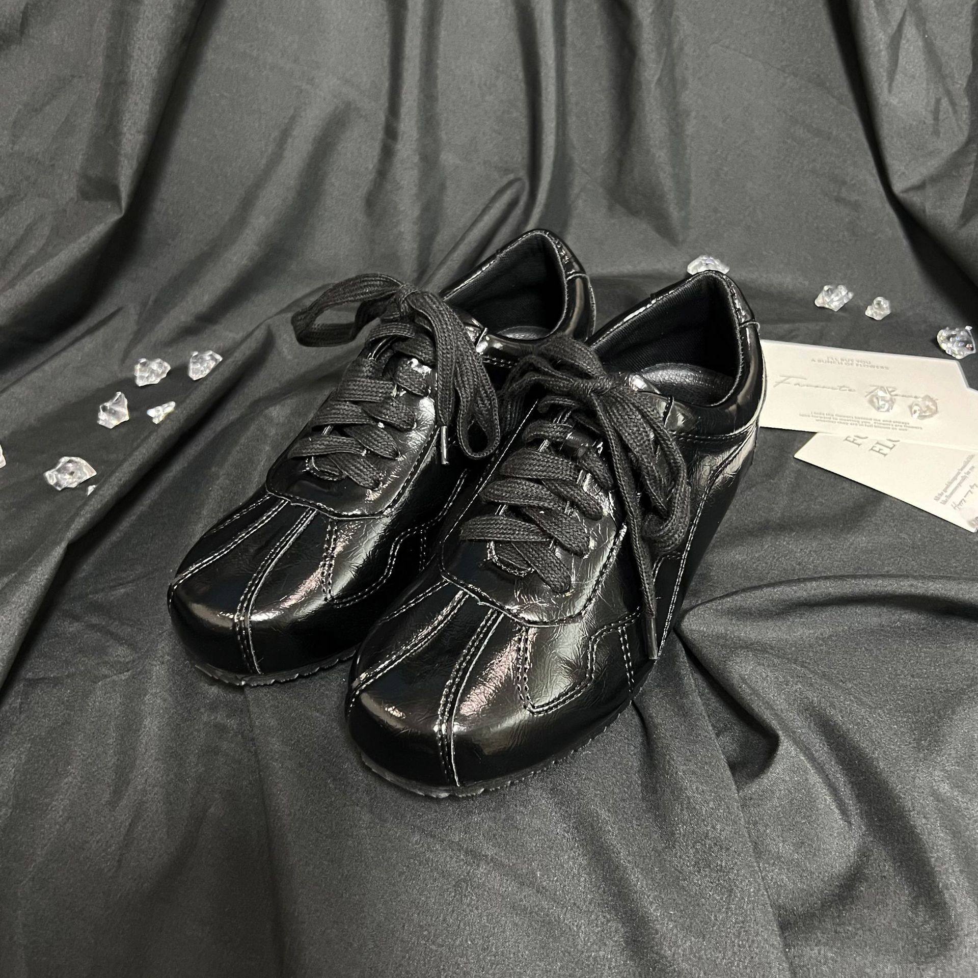 2026早春款真皮复古黑色德训鞋女休闲系带平底百搭运动风深口单鞋,女鞋,深口单鞋,淘宝优惠券,粉丝福利购,淘宝优惠卷