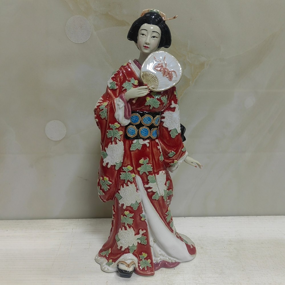 陶瓷日本和服仕女寿司店料理店