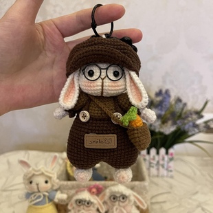 纯手工编织糖糖兔背带裤成品可爱超萌毛线钩针手机包包挂件送礼物