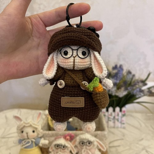 纯手工编织糖糖兔背带裤成品可爱超萌毛线钩针手机包包挂件送礼物