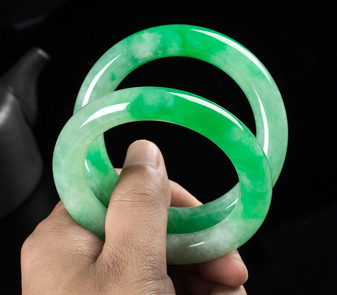 翠缘荟天然翡翠a货飘翠绿色圆条手镯一对种老高端珠宝老坑种包邮
