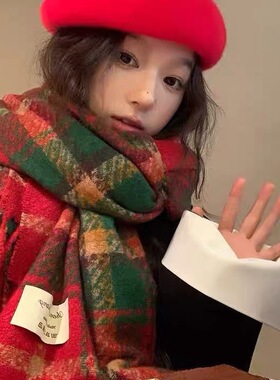 Christmas atmosphere and New Year red checkered scarf围脖