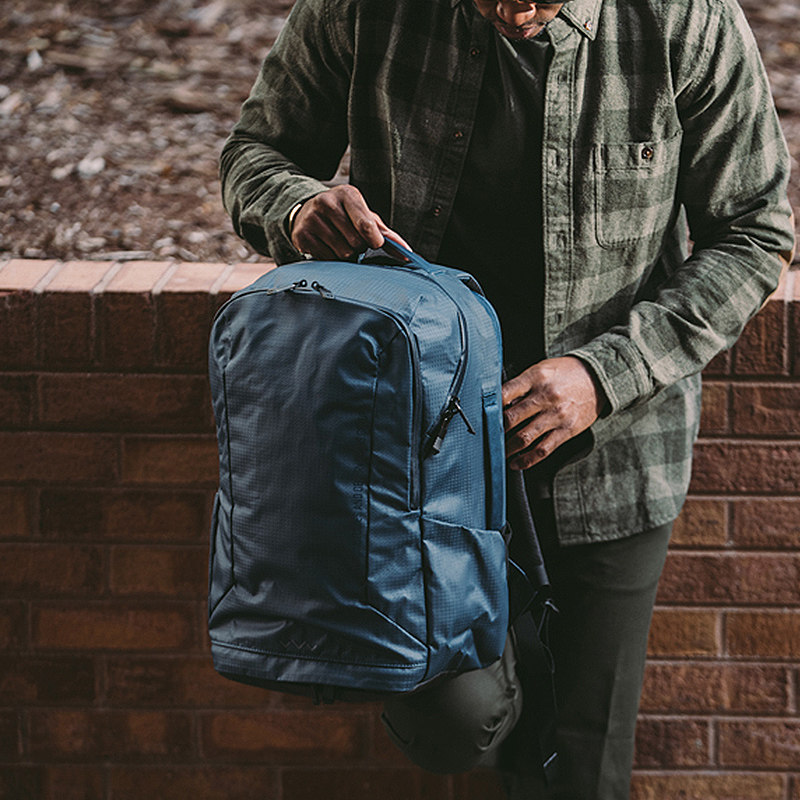 sog旅游通勤登山双肩包