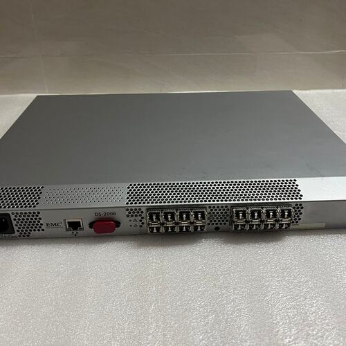 议价博科SilkWorm 200E光纤交换机，型号DS-200B连接器