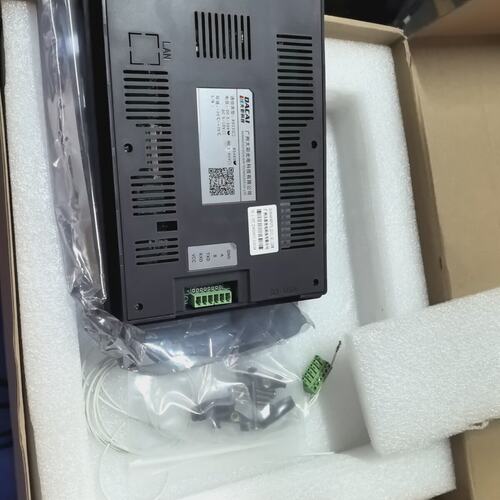 议价广州大彩DACAI触摸屏，型号R83232F，未使用，原连接器