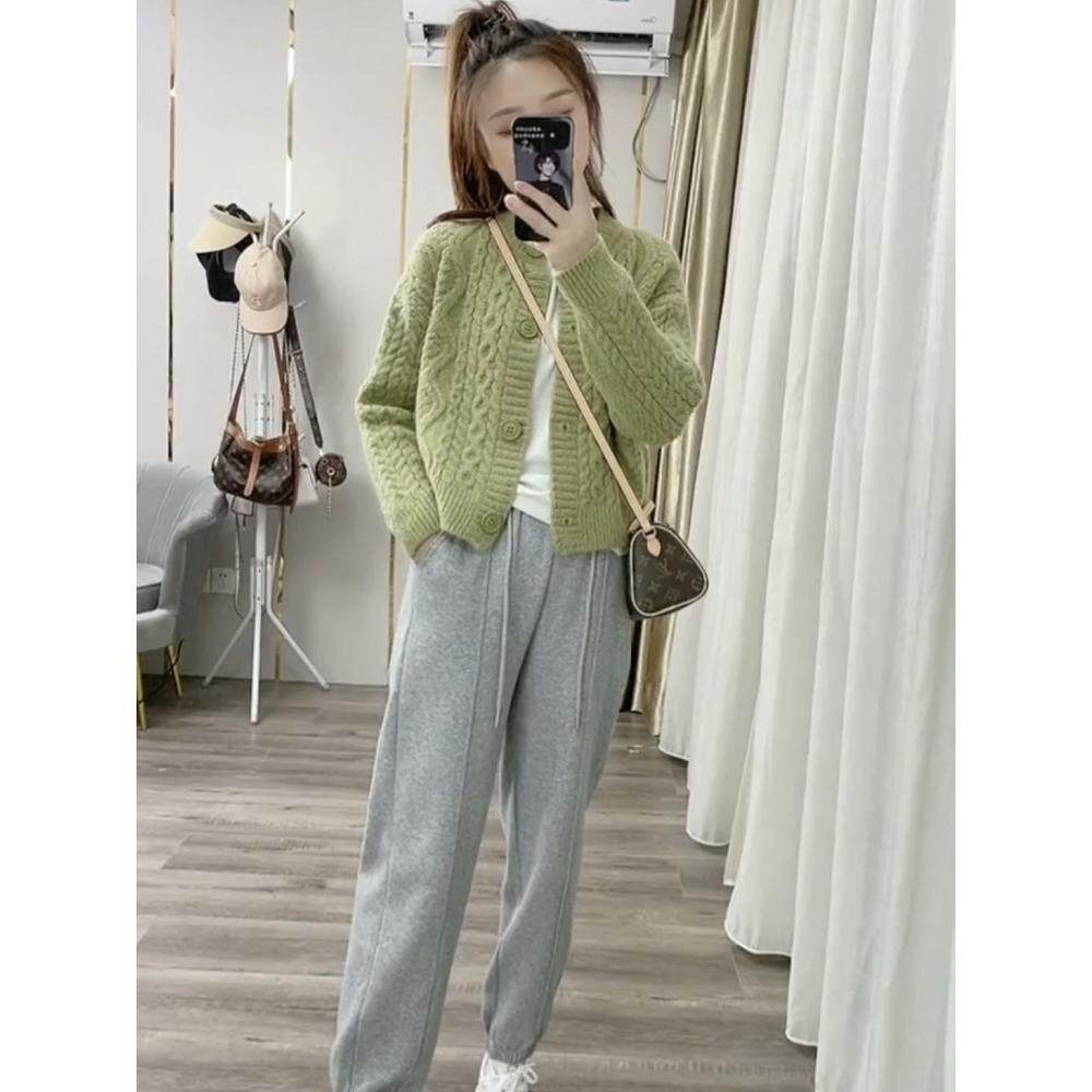 小香风短款麻花毛衣外套女2022秋冬新款宽松圆领温柔风针织开衫女