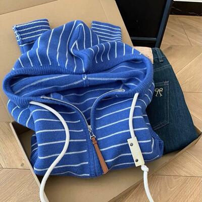 蓝色加厚条纹抽绳连帽针织