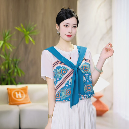 现货 夏日风情~百搭时尚气质减龄短袖印花上衣连帽T恤衫夏 送披肩