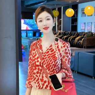 V领百搭中袖 现货 时尚 2026春夏新款 显瘦宽松T恤减龄上衣 胭脂玫丽