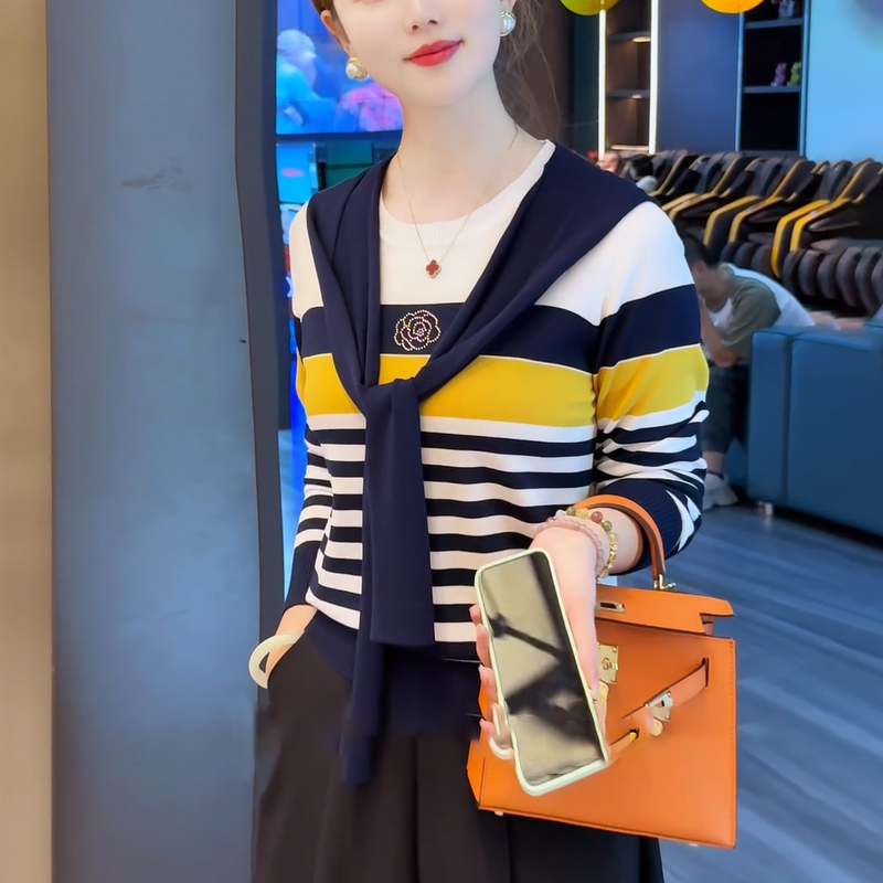 现货 晴海条纹~百搭时尚减龄长袖山茶花烫钻针织衫连帽上衣秋新款