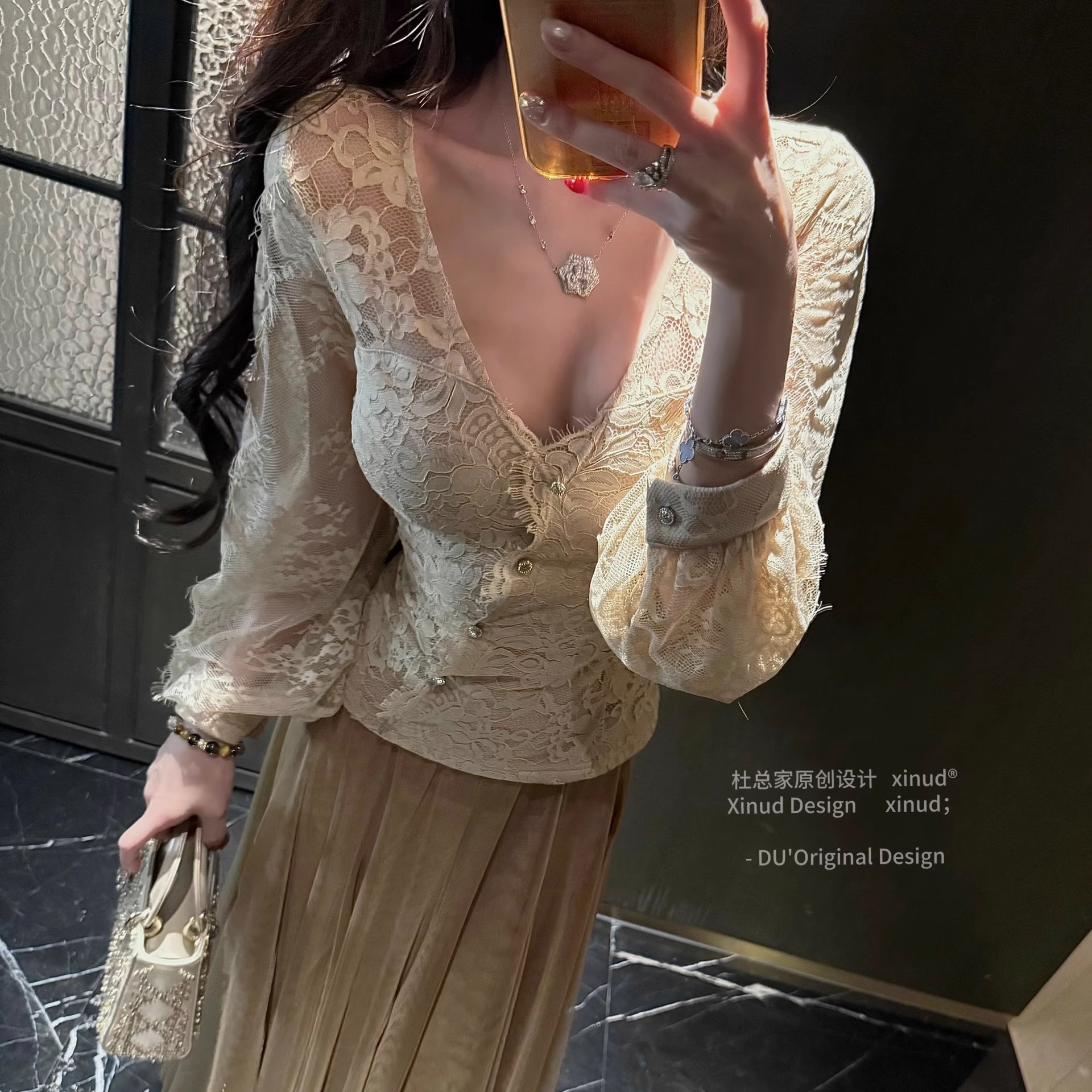 杜总家 温软解语花*原创温婉清冷感v领蕾丝衫女气质修身针织上衣