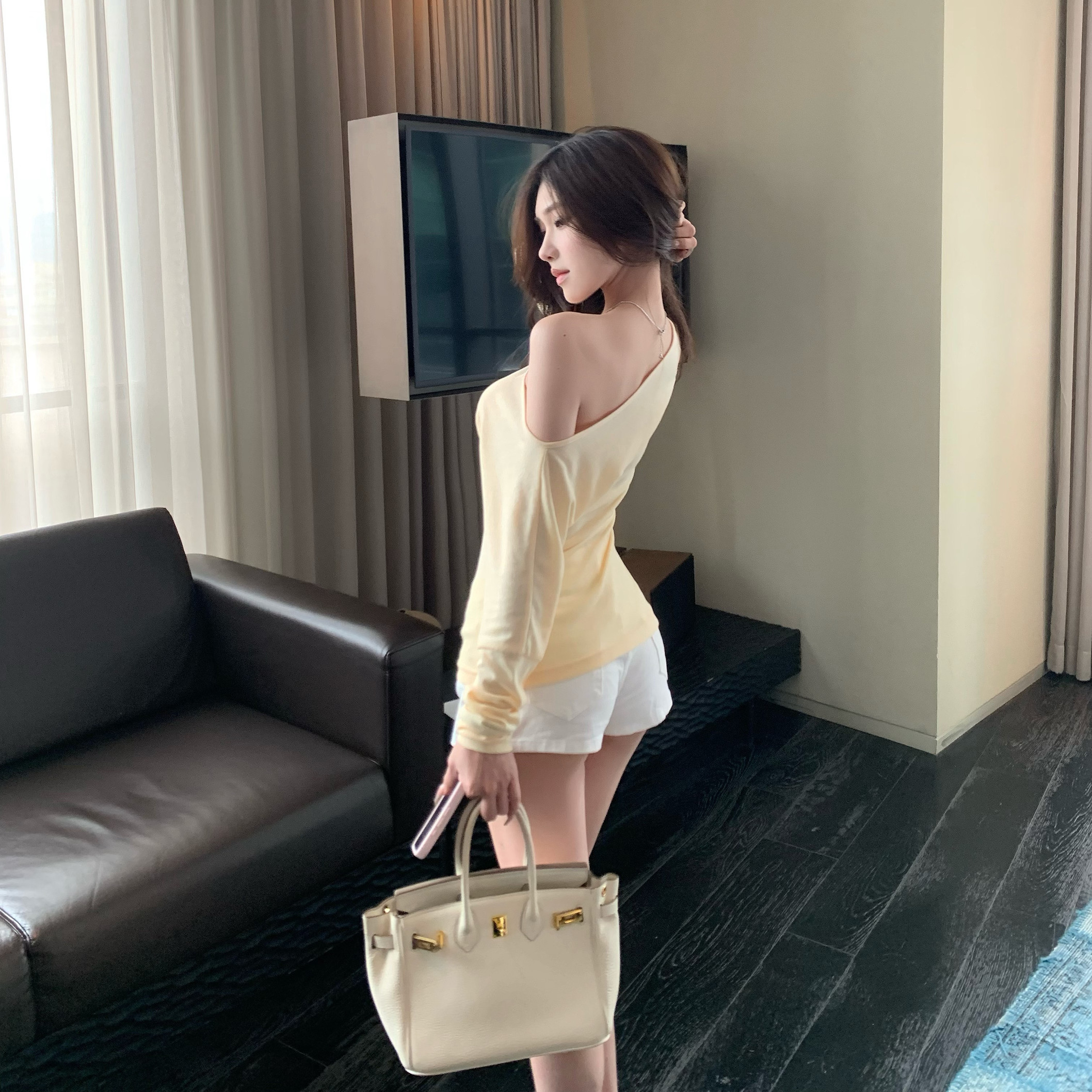 杜总家  韩女纸片人*原创露肩辣妹初秋斜领纯欲风休闲松弛感长袖