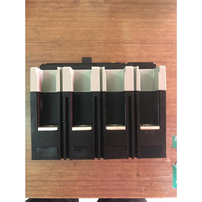 专业常熟开关厂漏电开关CM3L 430C0B 4P 4极断路器63630A