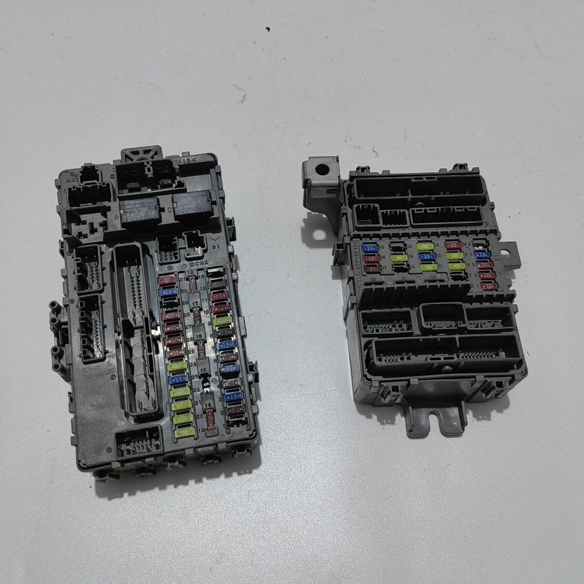 八代雅阁 保险盒车身控制模块