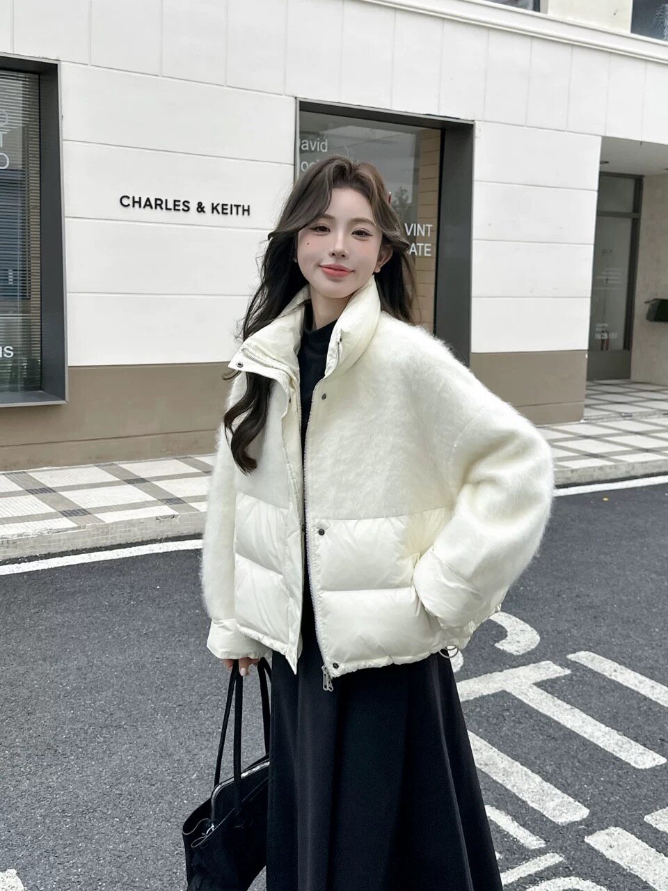 2025秋冬欧货羊绒拉绒羊毛大衣拼接羽绒服立领短款女白鹅绒外套