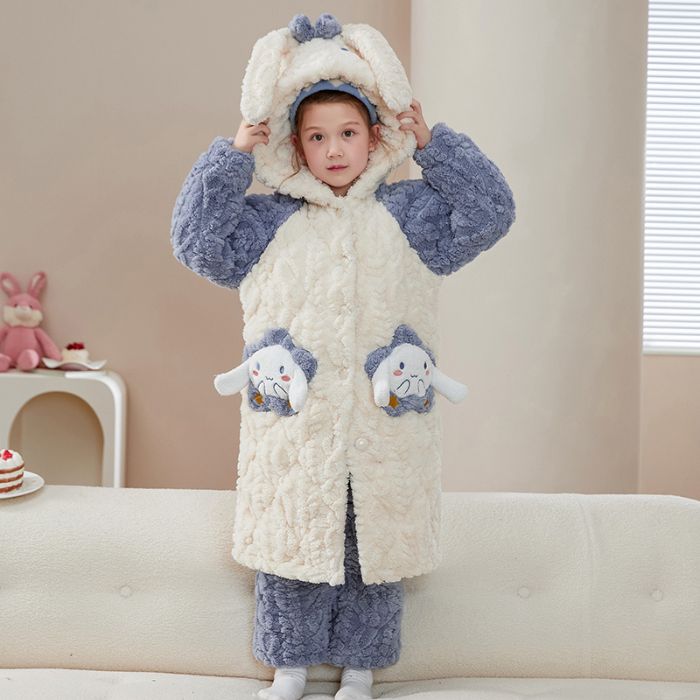 珊瑚绒睡袍女童冬季加厚玉桂狗小孩大码三层夹棉儿童浴袍睡衣连帽
