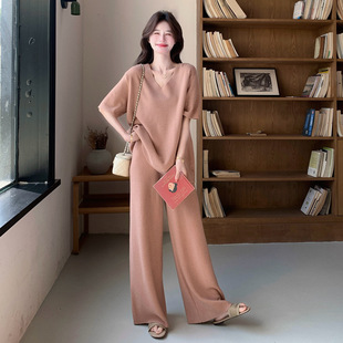 罗芬 故事面料女装官方实拍豆沙色华夫格V领上衣阔腿裤针织套装20