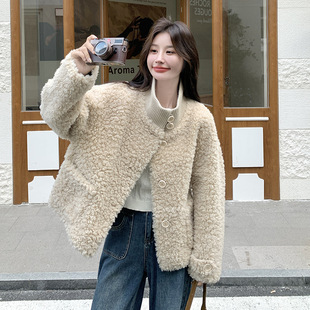 罗芬 故事面料女装官方实拍米杏色羊羔毛外套2025冬款加绒加厚针