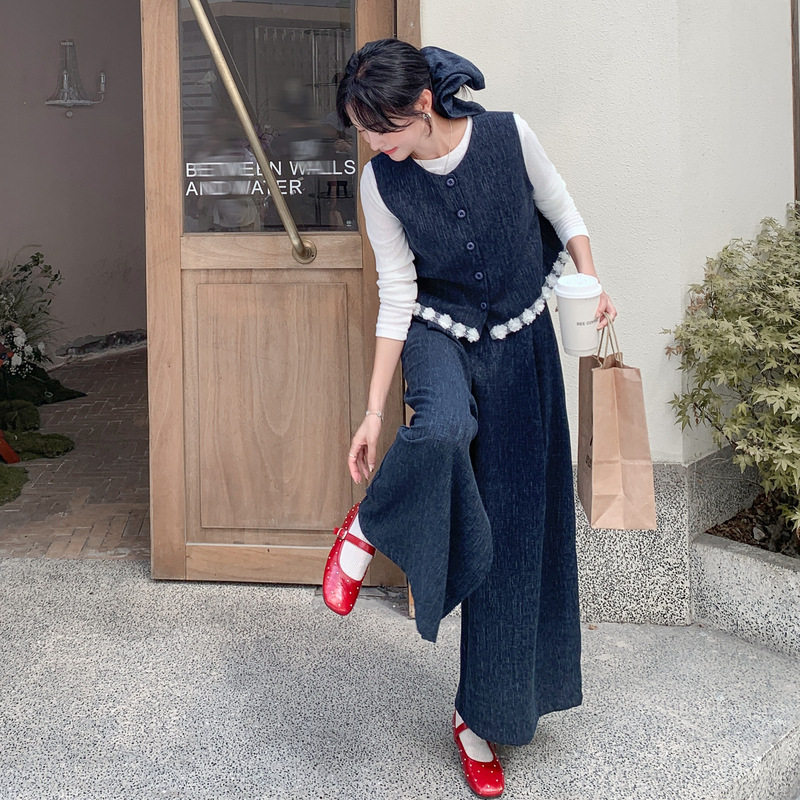 罗芬 故事面料女装官方实拍休闲时尚立体花朵马甲套装2025秋减龄,女装/女士精品,时尚套装,淘宝优惠券,粉丝福利购,淘宝优惠卷