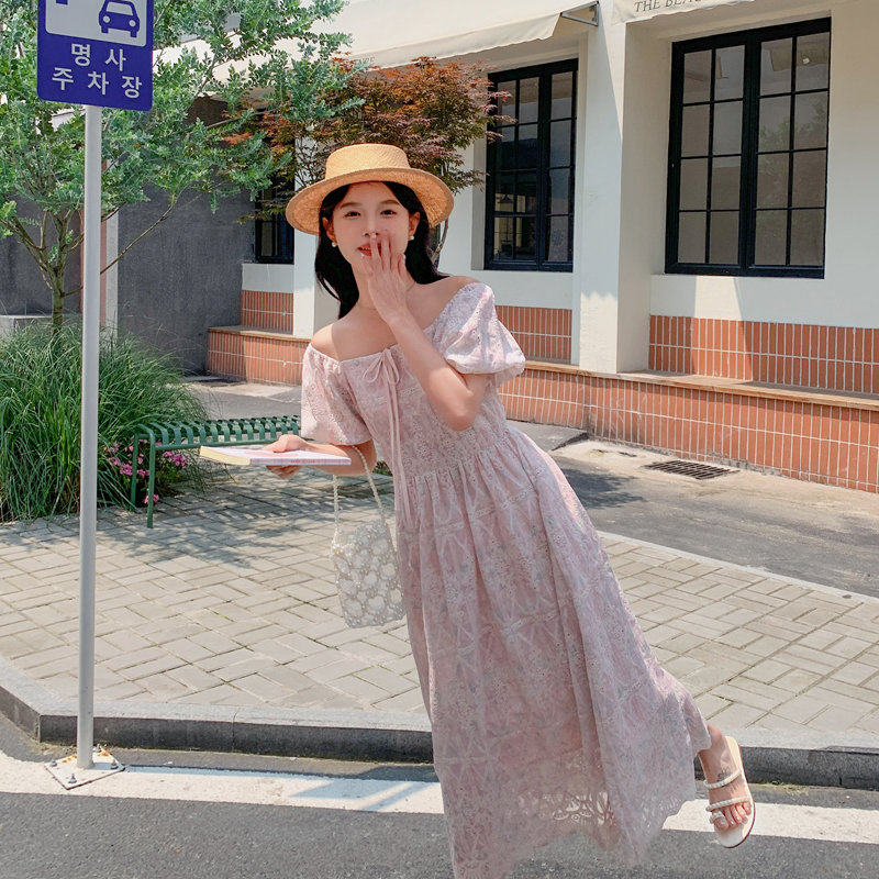 连衣裙新款上市高腰优质V领精品碎花甩卖花裙女设计感连衣裙现货