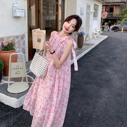 夏季优质圆领精品2023年春季新款现货印花挂脖连衣裙女海边度假裙