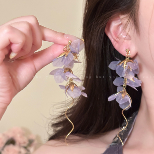 美丽轰鸣~紫色花朵蚊香盘耳夹女2026新款小众设计精致无耳洞耳饰