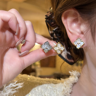 轻奢白贝母四叶草微镶金边无耳洞耳夹女精致优雅小众气质秋冬耳饰