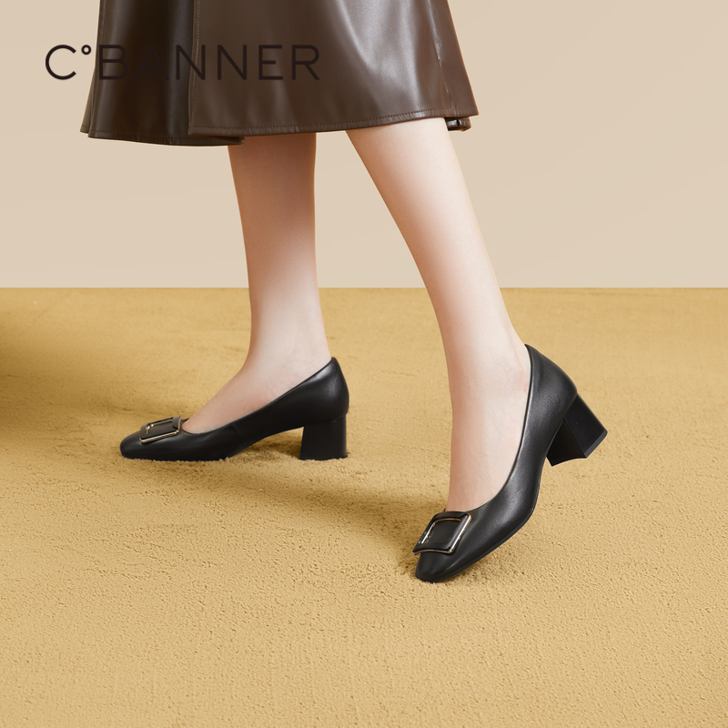 细腻肤感羊皮 别致方扣装饰