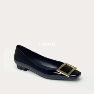 RV高端女鞋 单鞋 时髦百搭大小码 通勤套脚 方头浅口金属方扣低跟时装