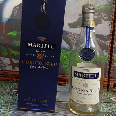 马爹利蓝带空瓶1,4斤摆件装饰泡酒收藏