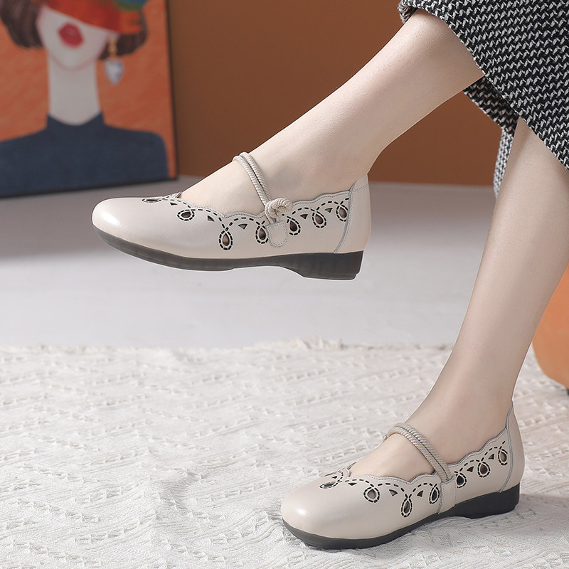 真皮妈妈鞋中老年舒适不累脚夏季镂空凉鞋软底防滑舒适大码女鞋子