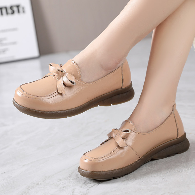 时装妈妈鞋中老年软皮软底单鞋舒适防滑休闲皮鞋女士真皮大码女鞋